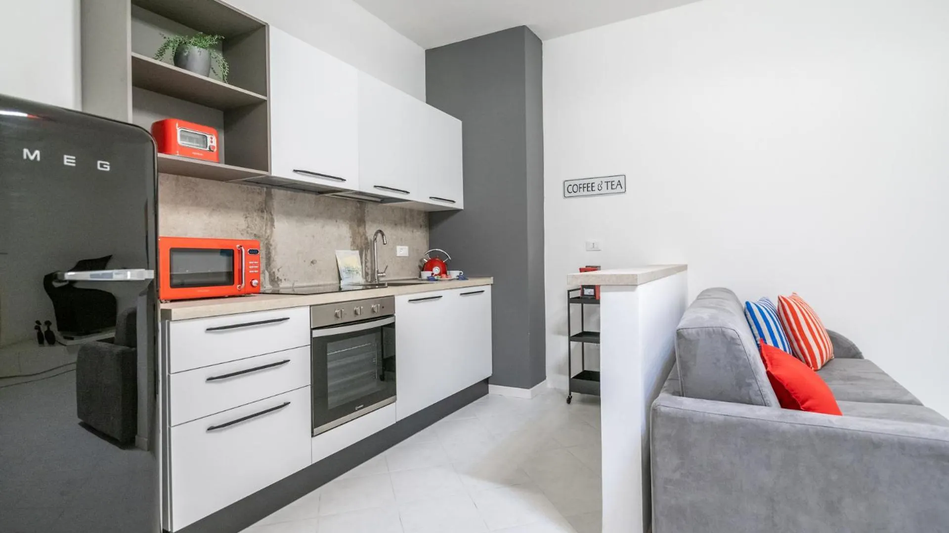 Chic&Pop Apartment By Pleiades Home Livorno